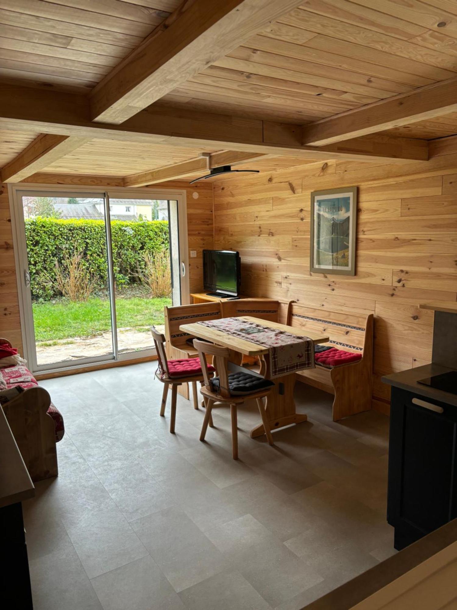 L'Oursiere A Saint Mamet Lägenhet Exteriör bild